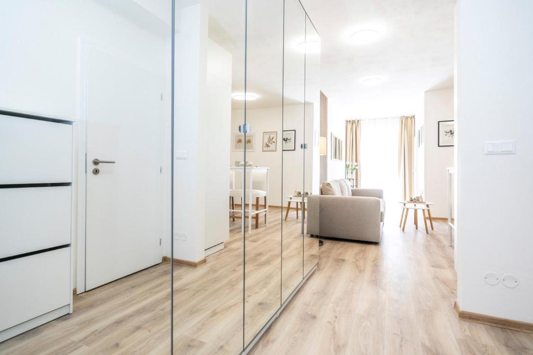 Alure Residences 2 & 24H Self Check-In, Parking In The Garage In The Apartment Building Included, New Building, Terrace, Green Location With A Forest Park With A Lake, Children'S Playground بانْشكا بيشتريتْسا المظهر الخارجي الصورة